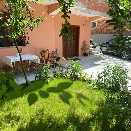 Guri Guest House Pogradec Exterior foto
