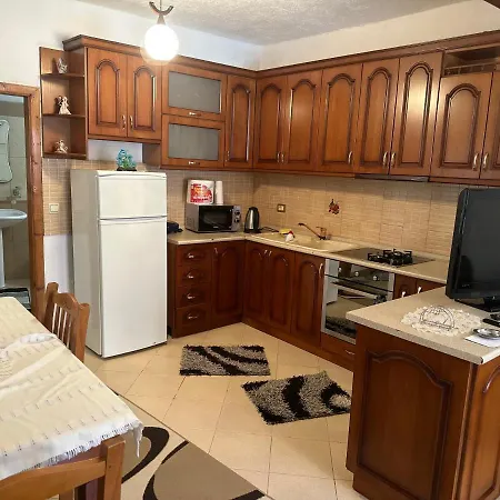 Guri Guest House Pogradec Exterior foto