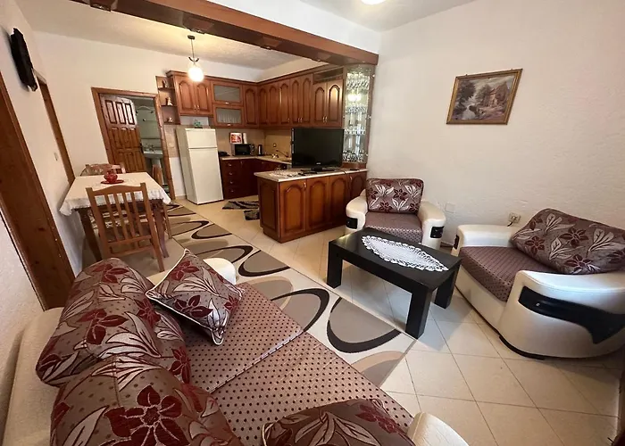 Guri Guest House